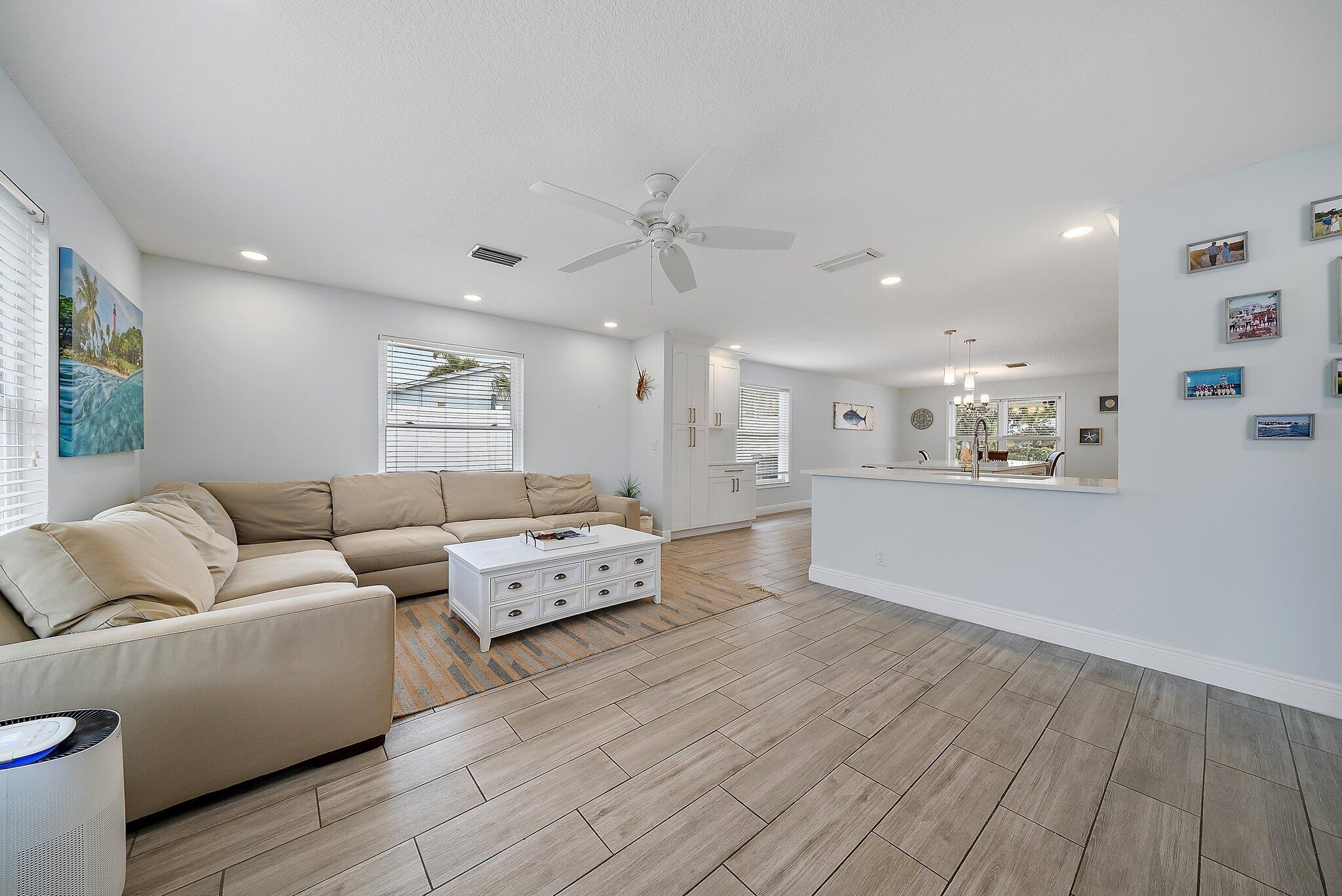 8742 SE Sandcastle Circle