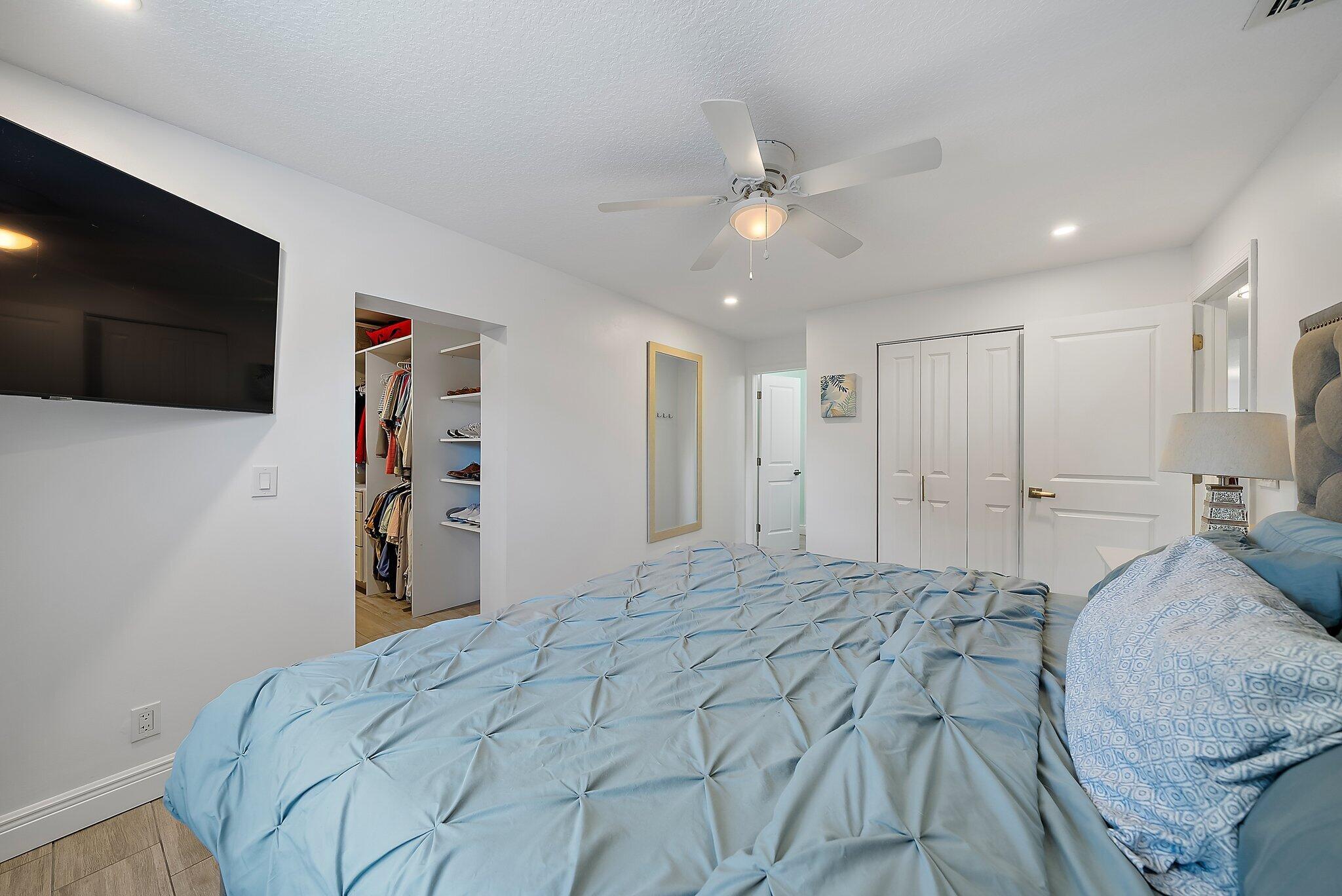 8742 SE Sandcastle Circle