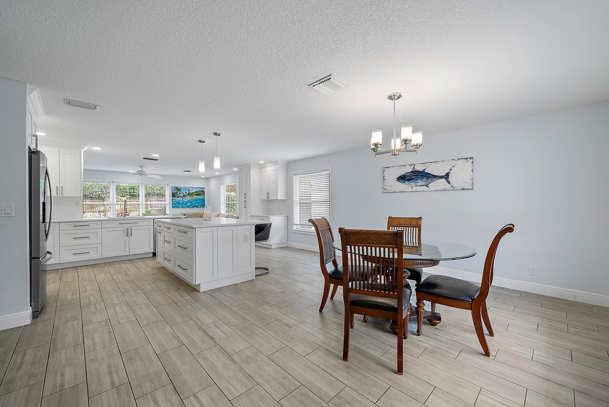 8742 SE Sandcastle Circle