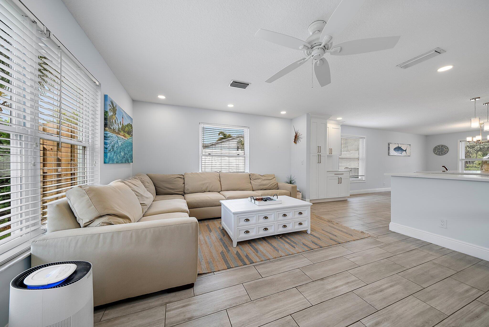 8742 SE Sandcastle Circle