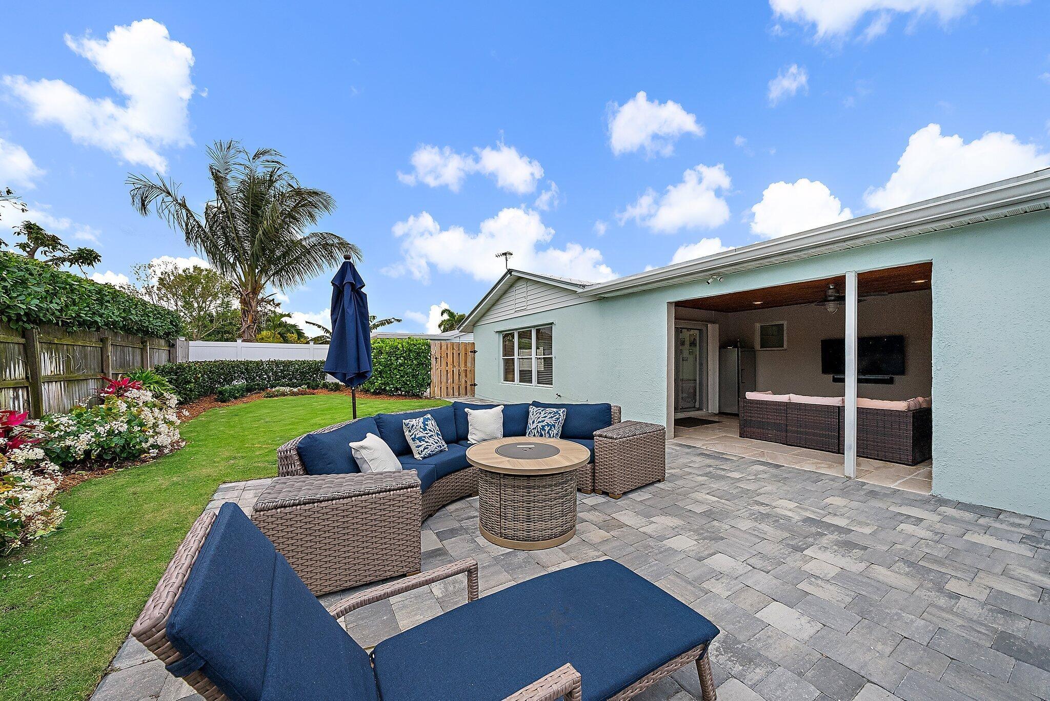 8742 SE Sandcastle Circle