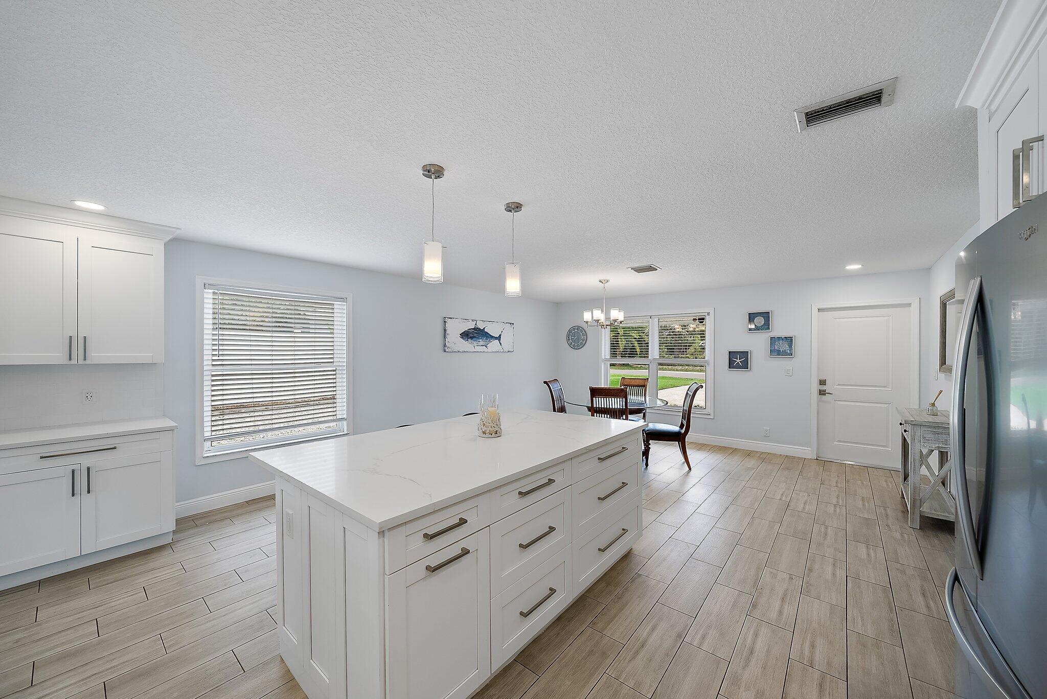 8742 SE Sandcastle Circle