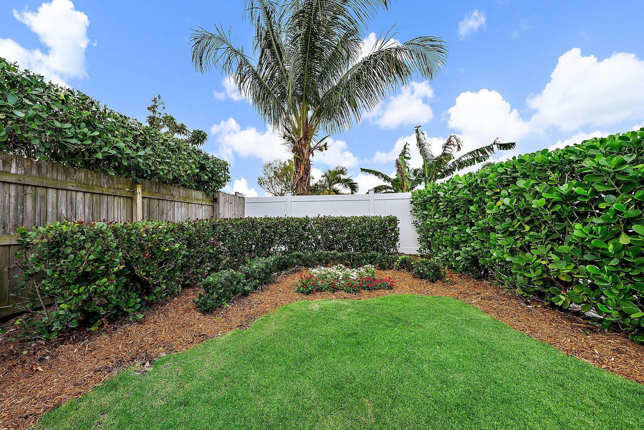 8742 SE Sandcastle Circle