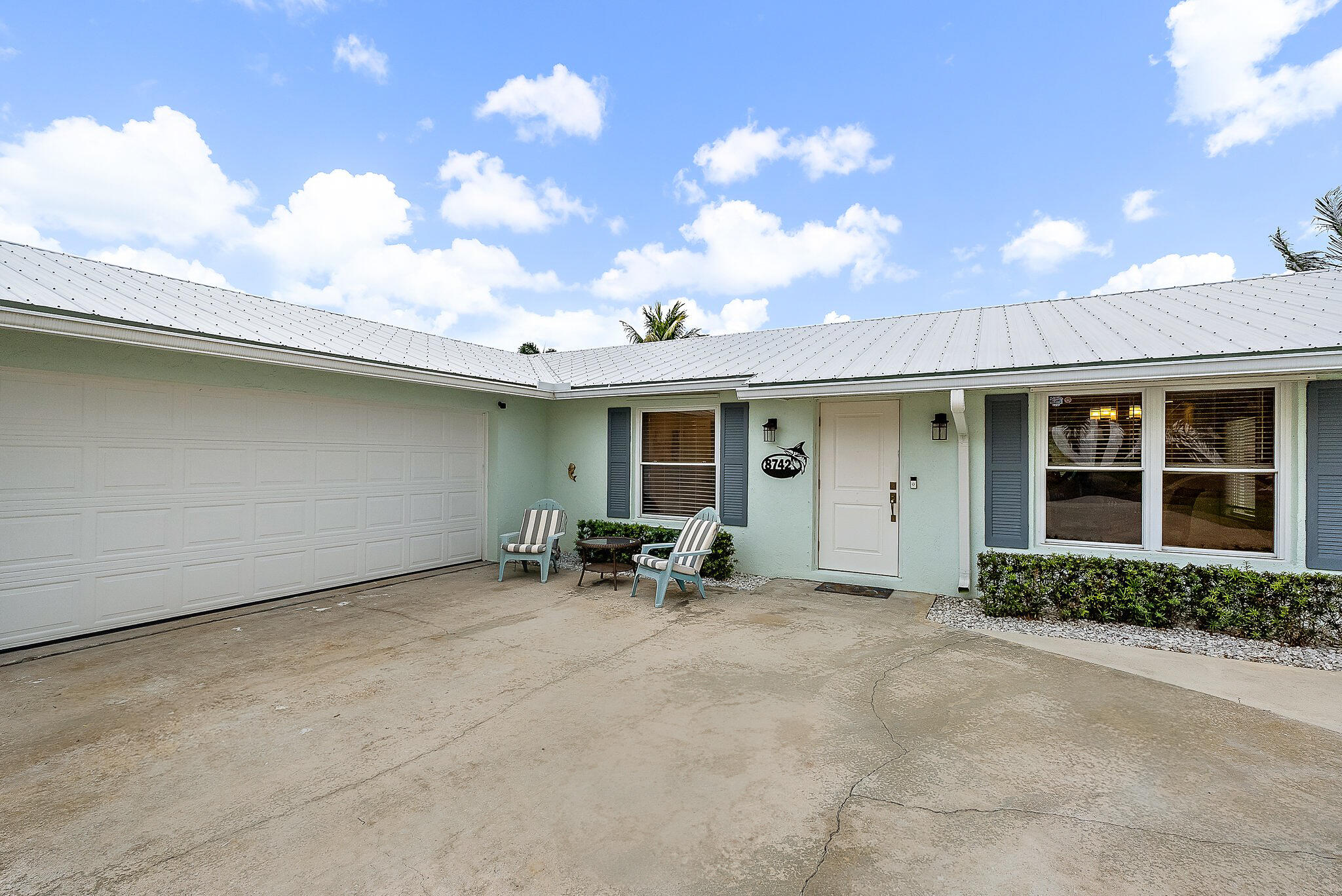 8742 SE Sandcastle Circle