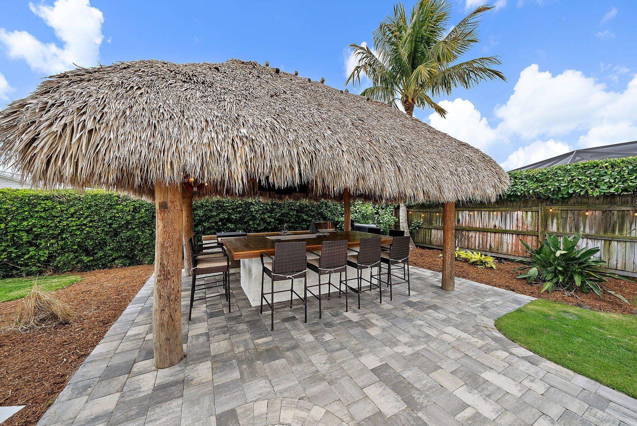 8742 SE Sandcastle Circle