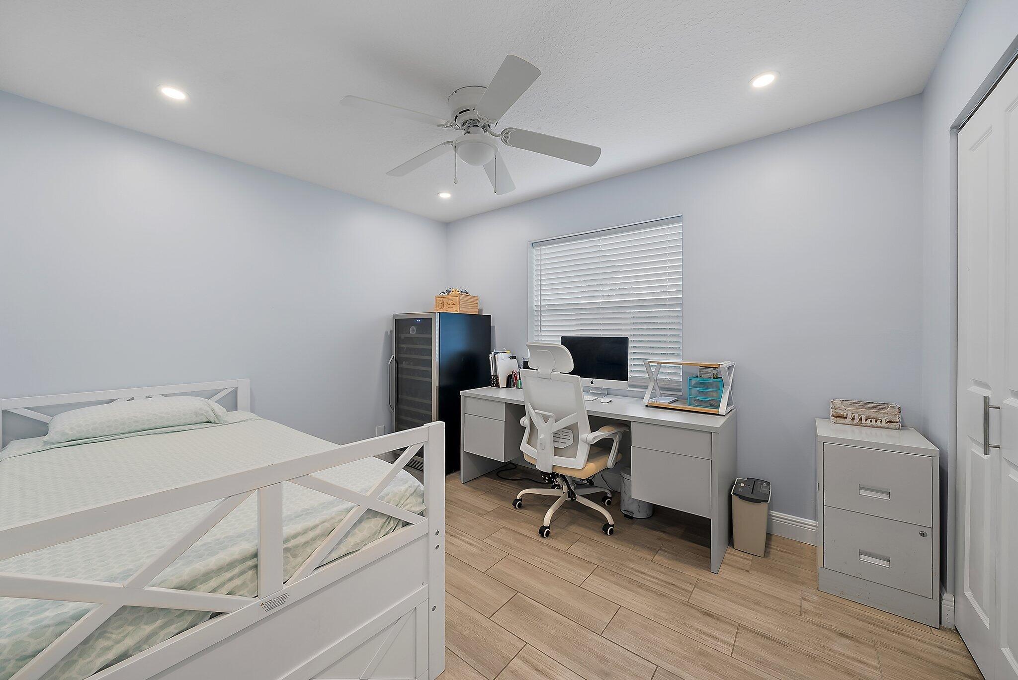 8742 SE Sandcastle Circle