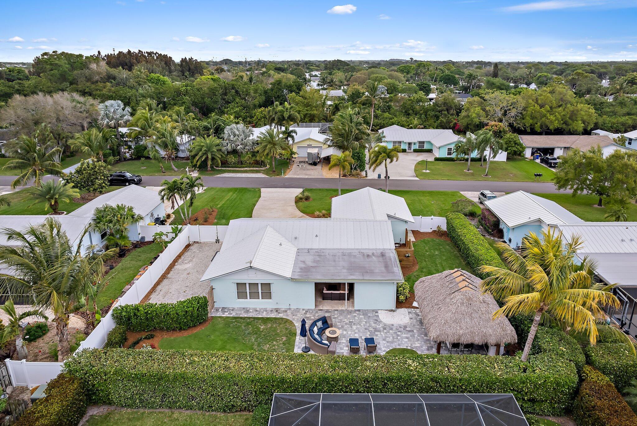 8742 SE Sandcastle Circle