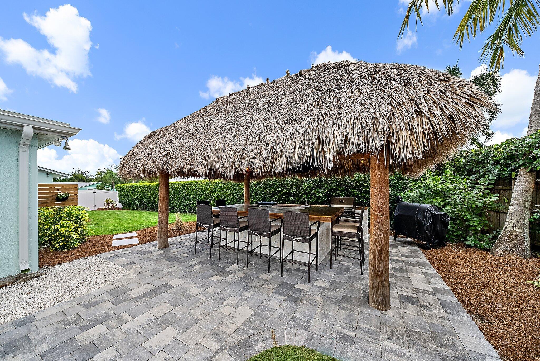 8742 SE Sandcastle Circle