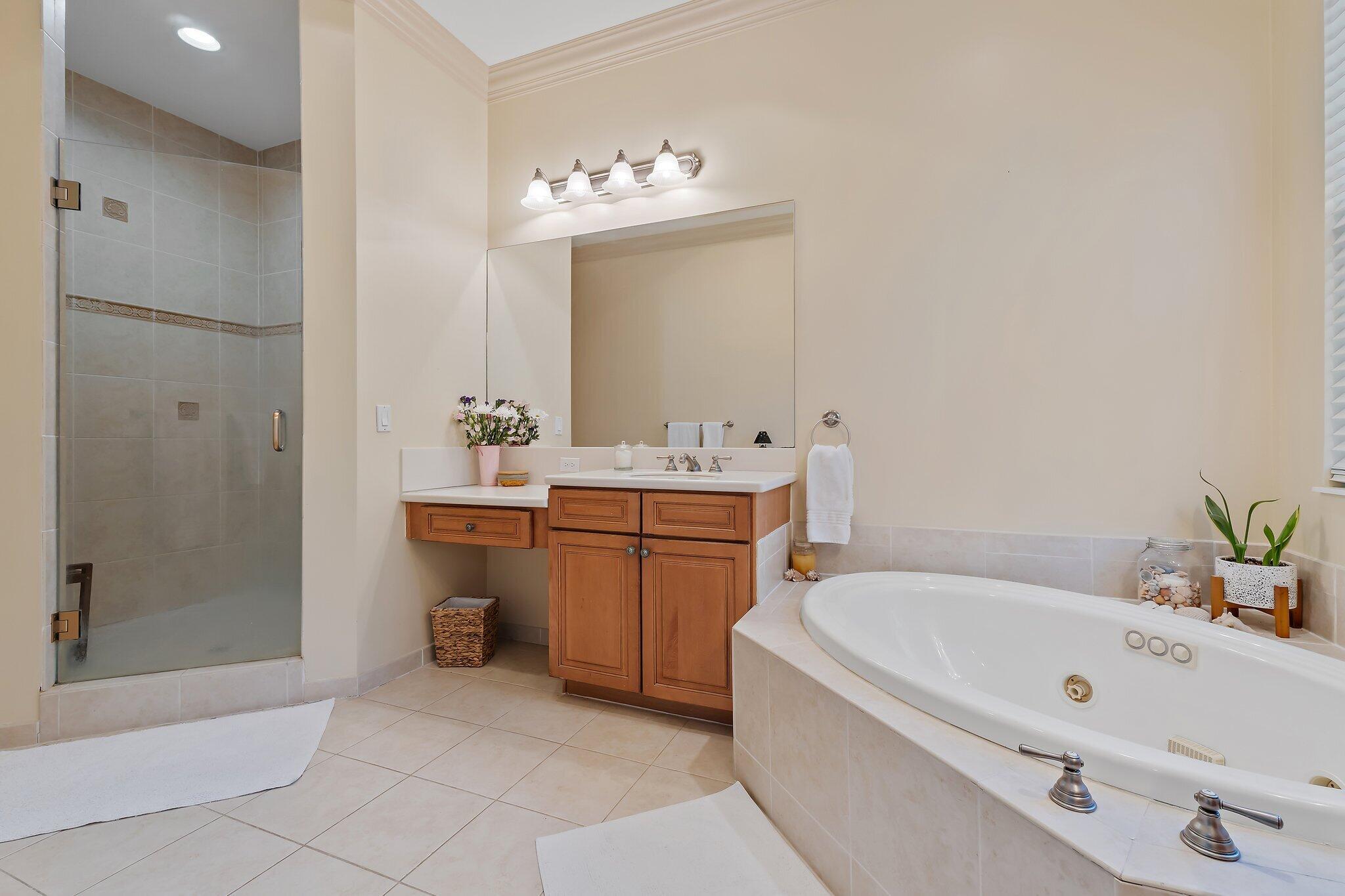 1000 N Us Highway 1 817