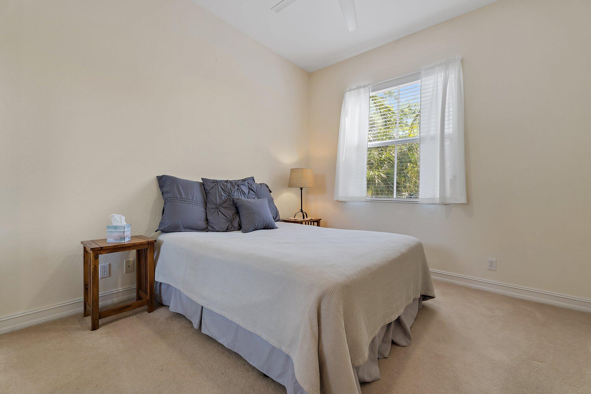 1000 N Us Highway 1 817