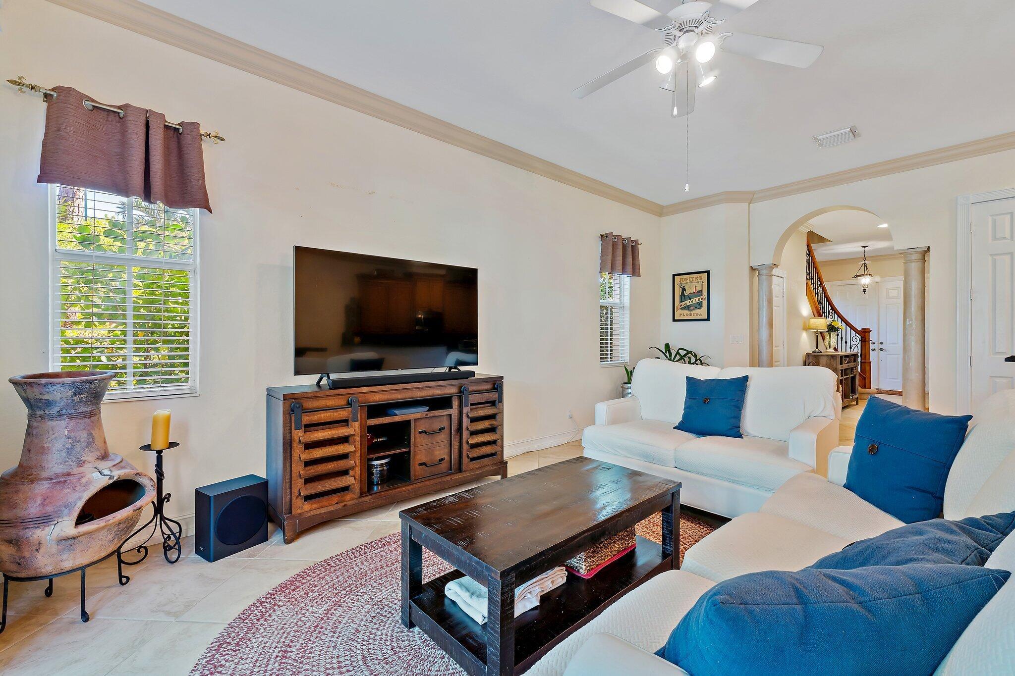 1000 N Us Highway 1 817