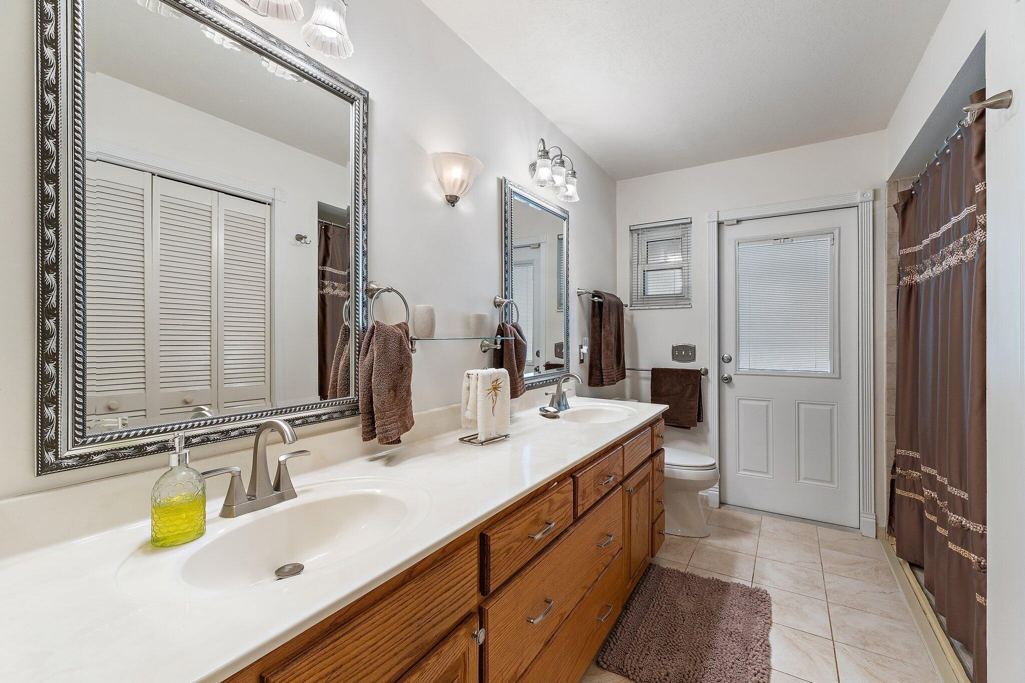 10226 Trailwood Circle