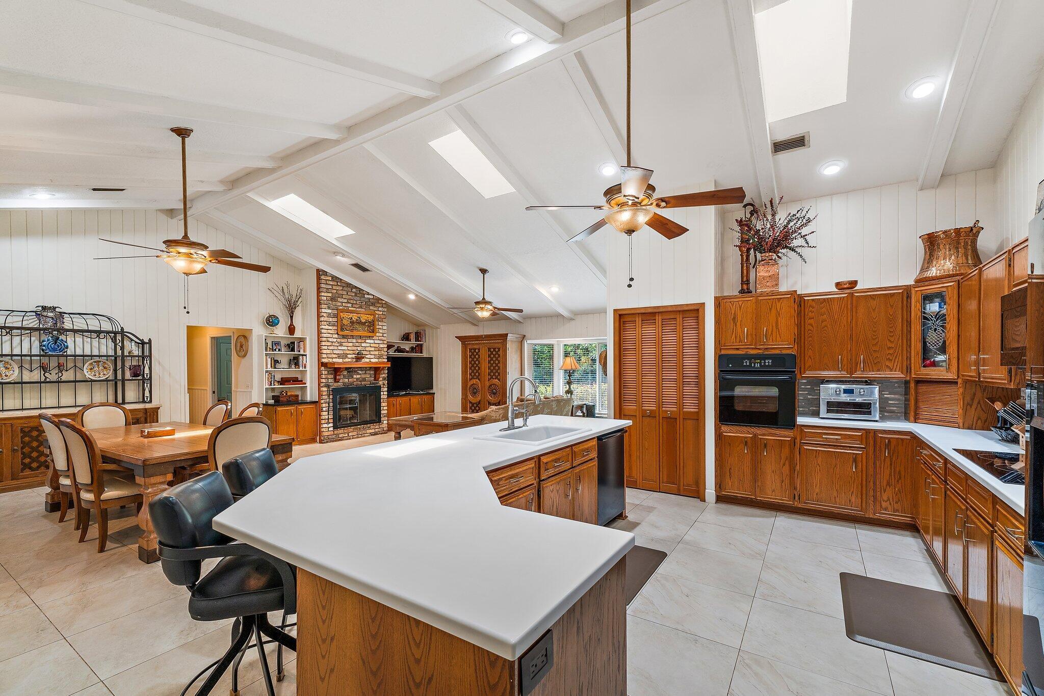 10226 Trailwood Circle