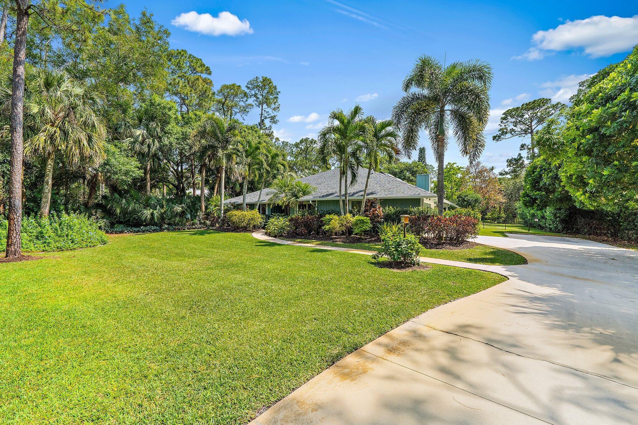 10226 Trailwood Circle