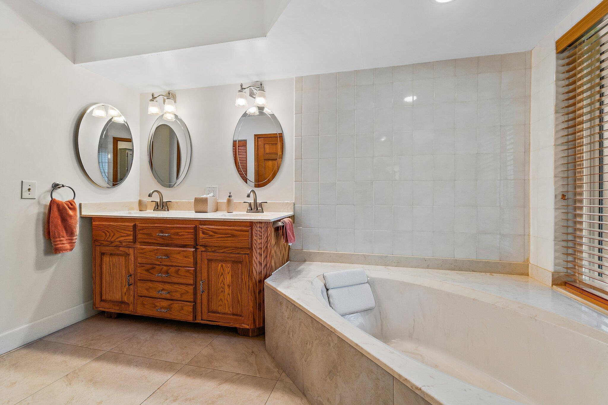 10226 Trailwood Circle