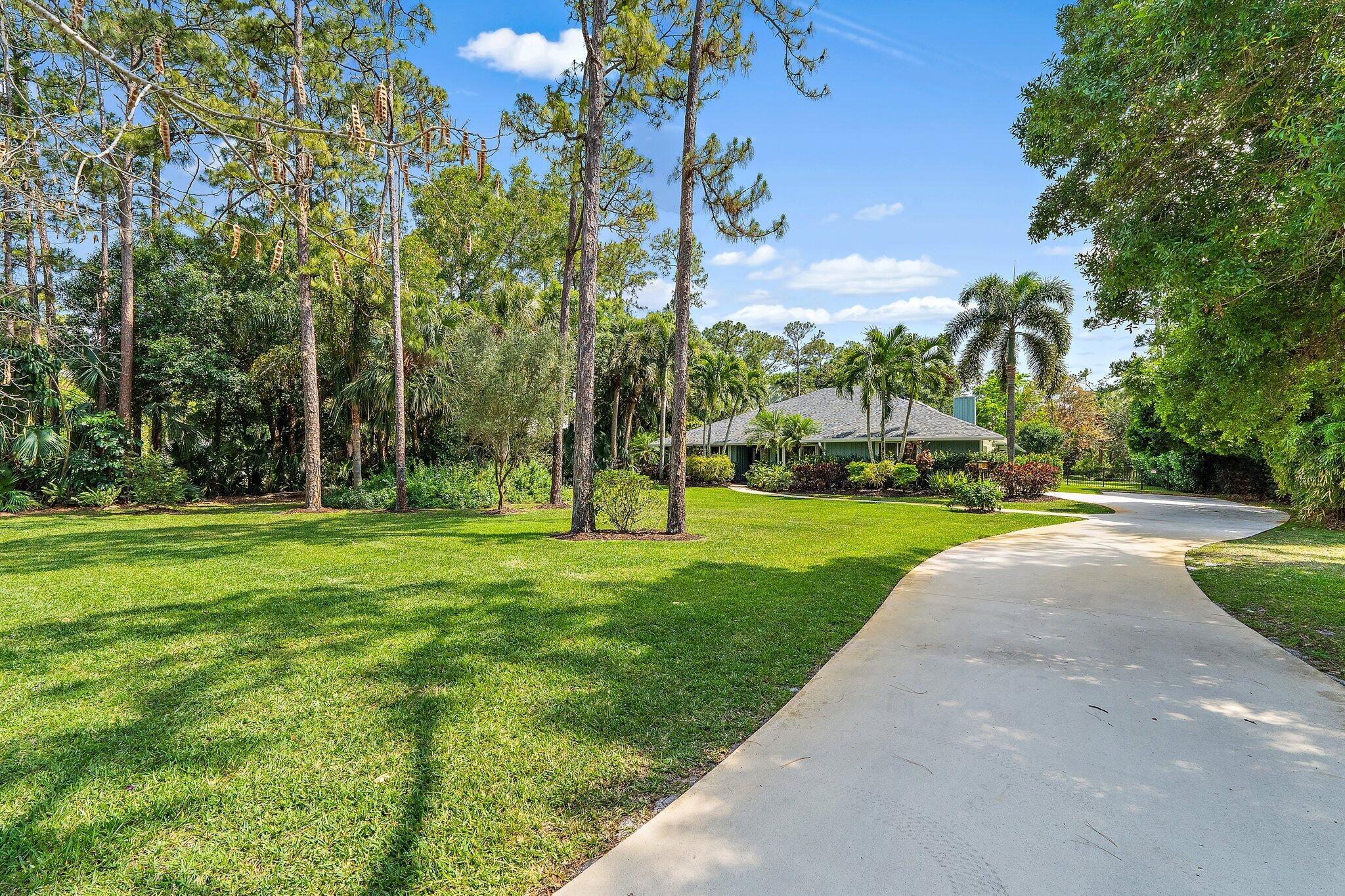 10226 Trailwood Circle