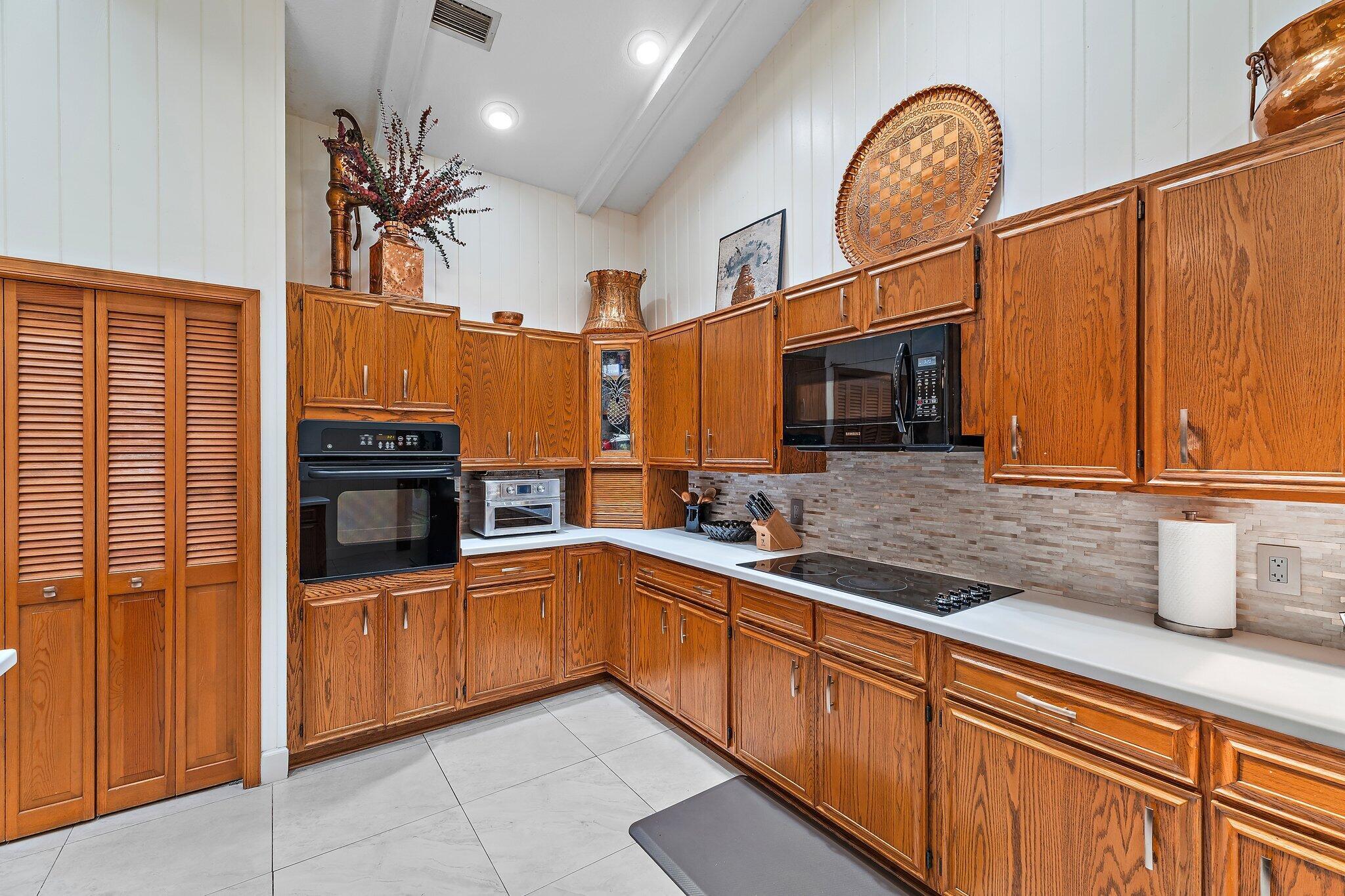 10226 Trailwood Circle