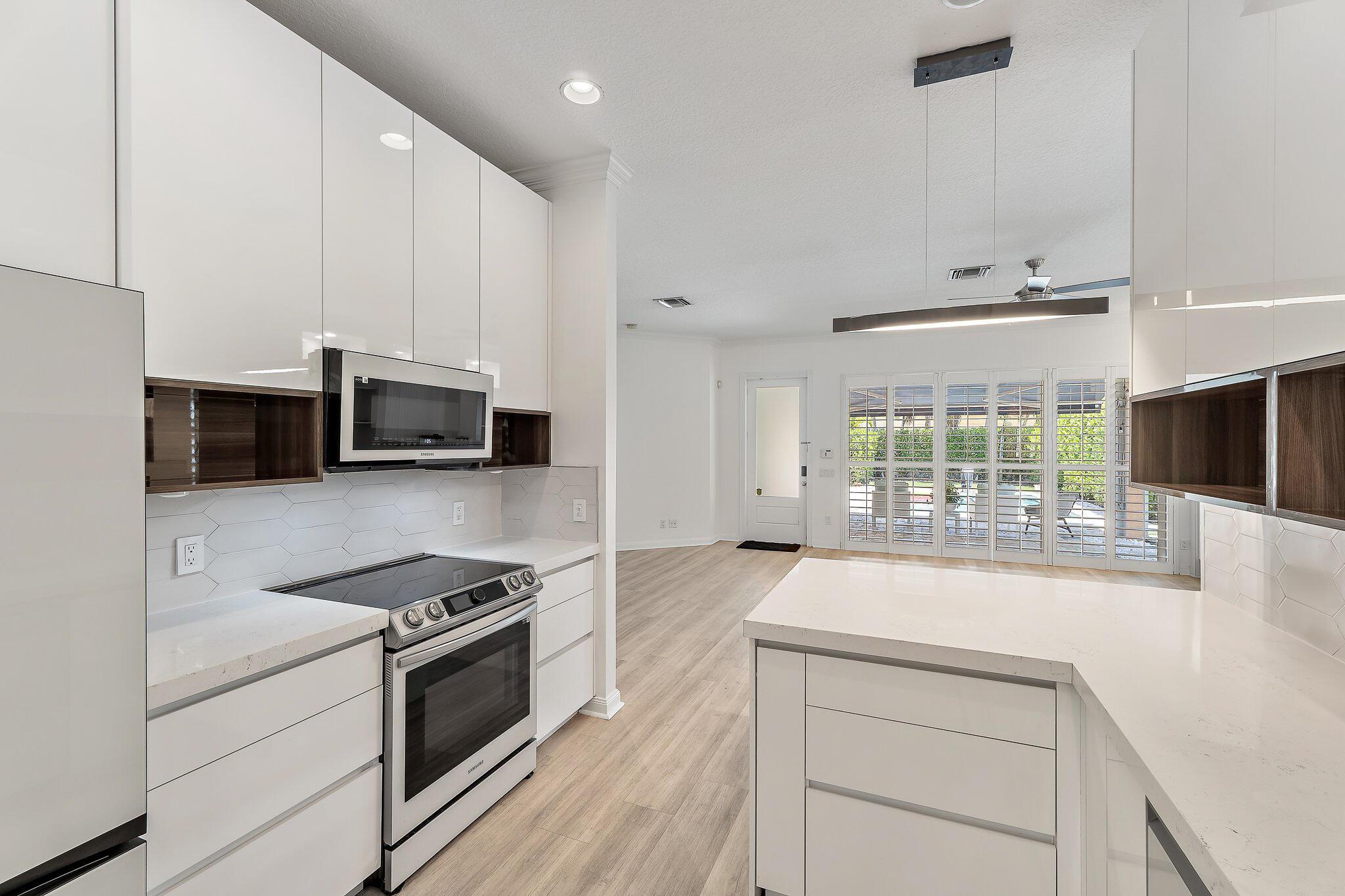 231 Caravelle Drive