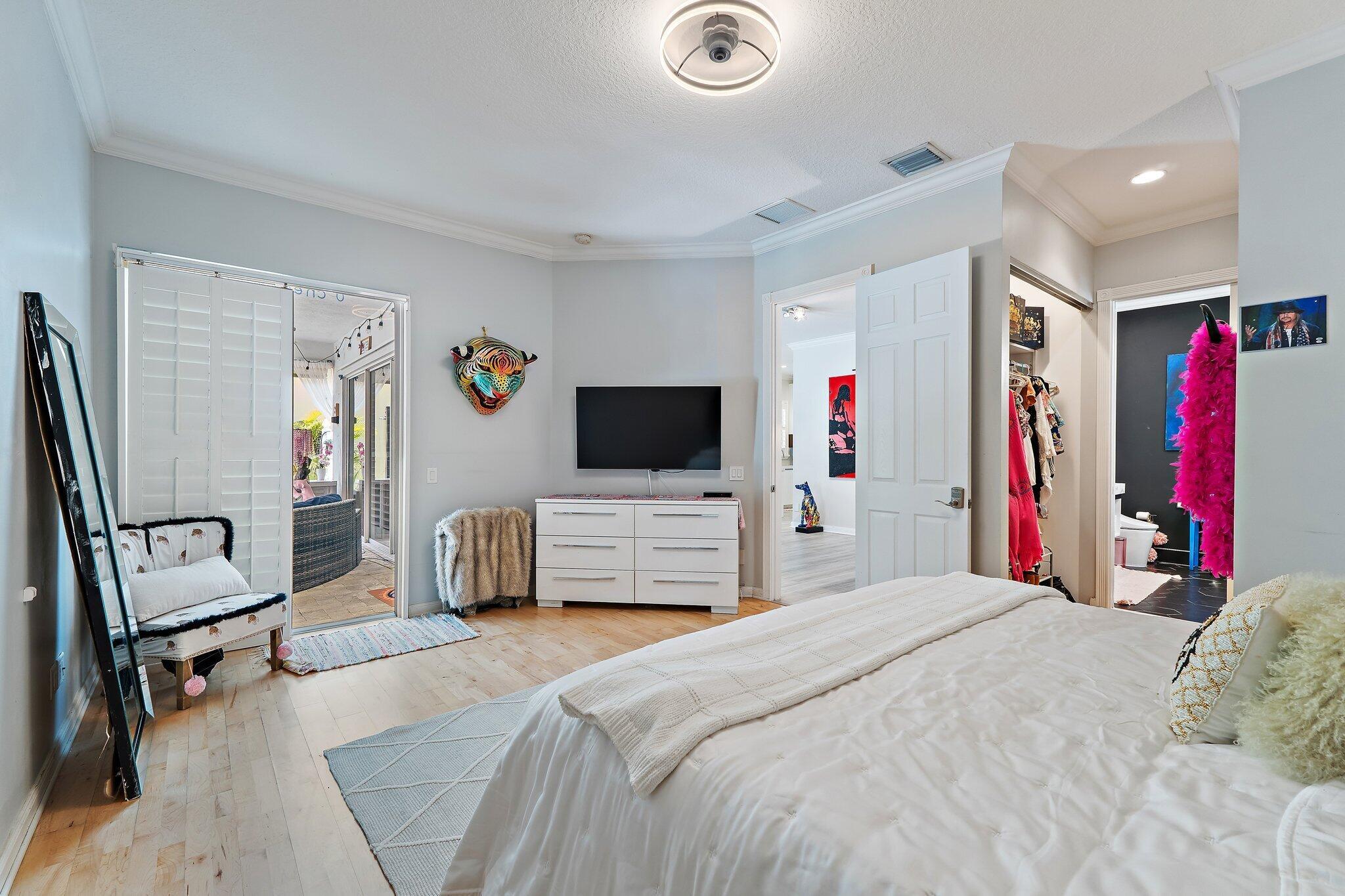 231 Caravelle Drive