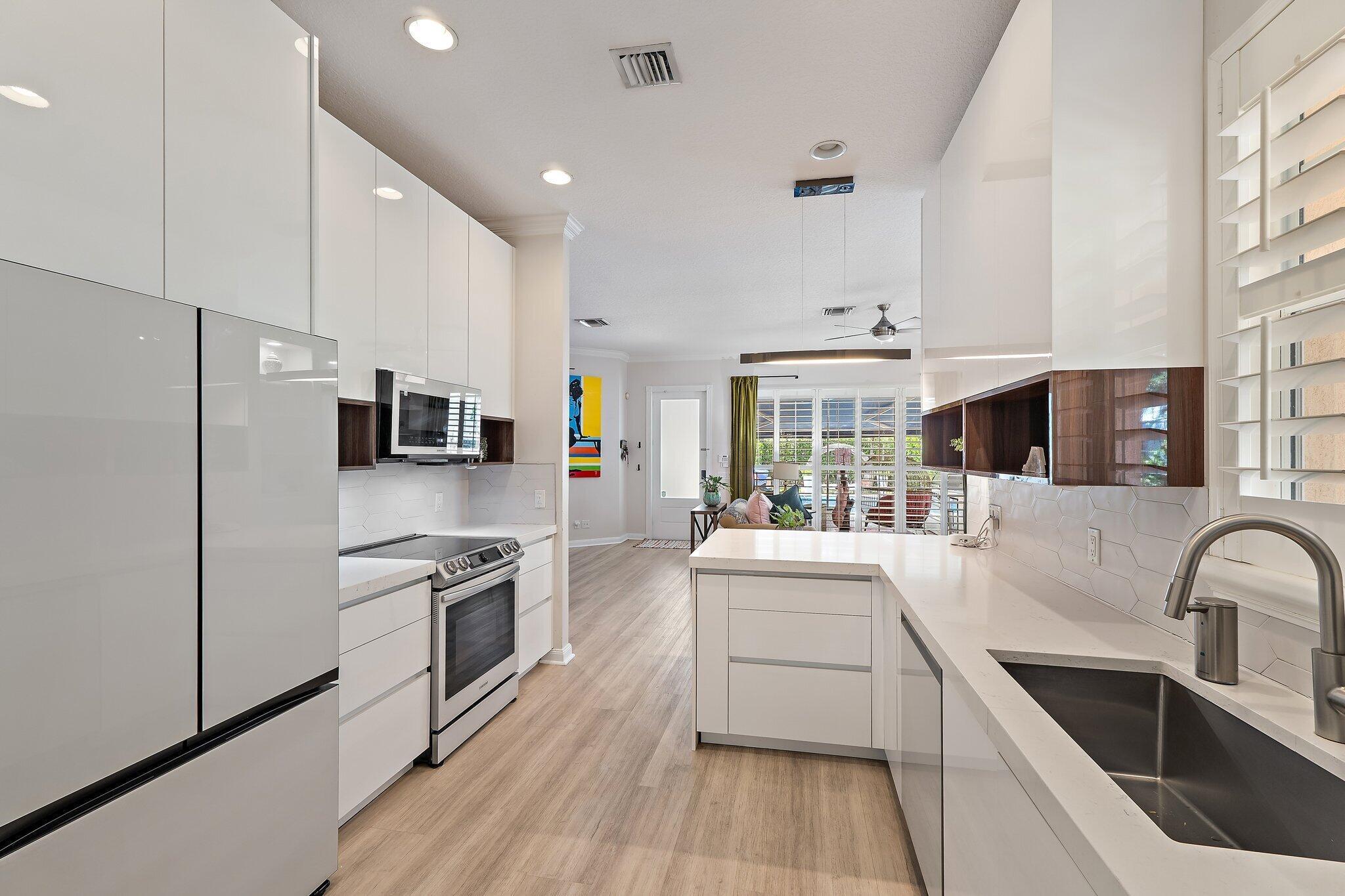 231 Caravelle Drive