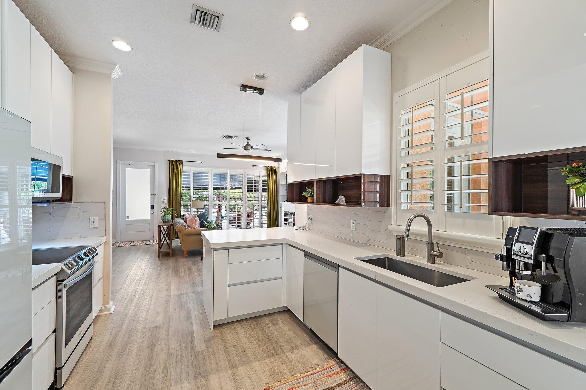 231 Caravelle Drive