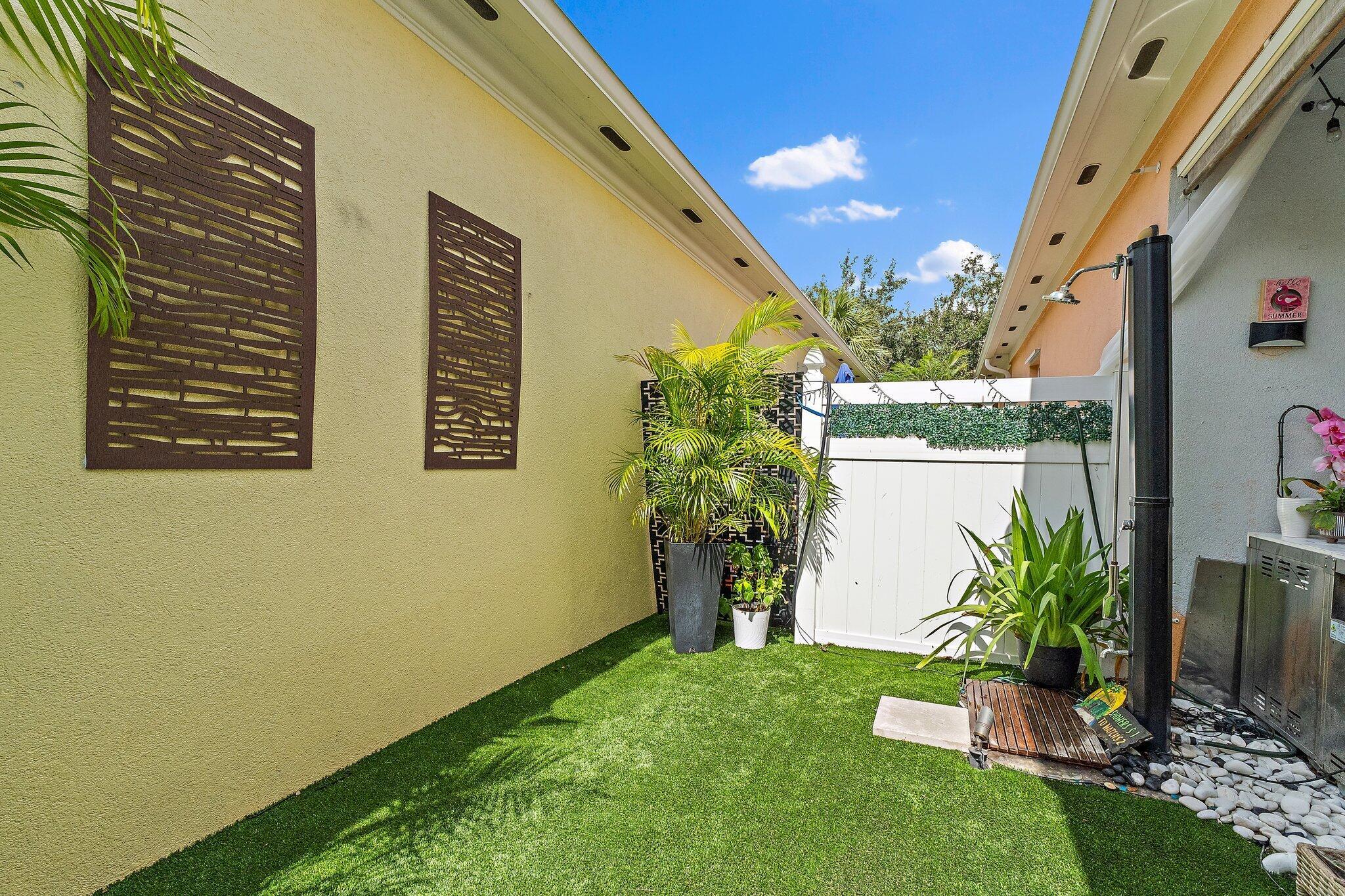 231 Caravelle Drive