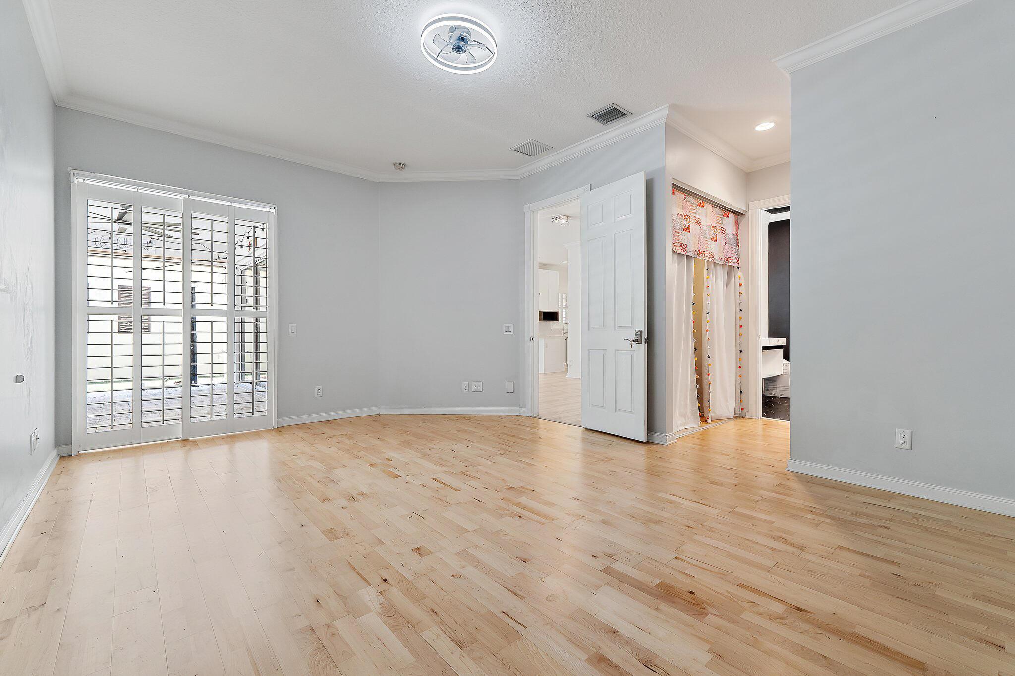 231 Caravelle Drive
