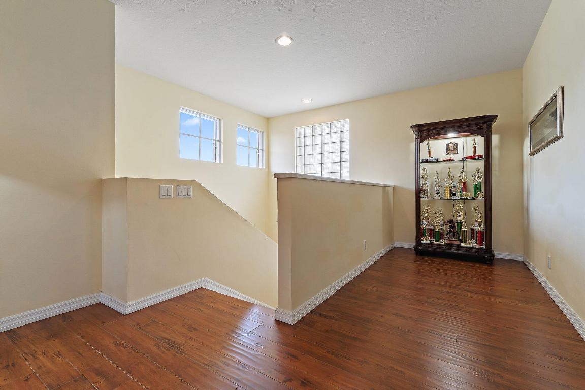 9389 Osprey Isles Boulevard