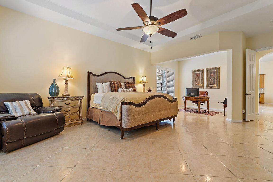 9389 Osprey Isles Boulevard