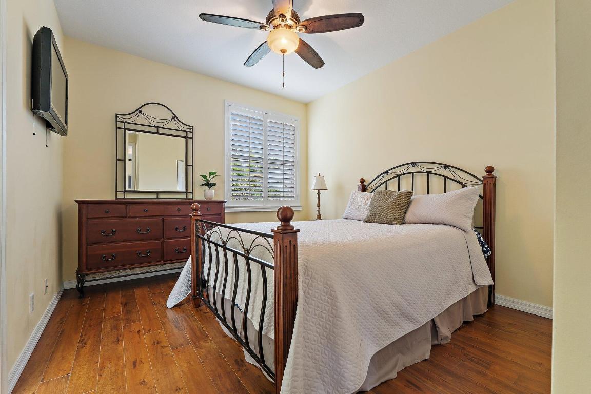 9389 Osprey Isles Boulevard