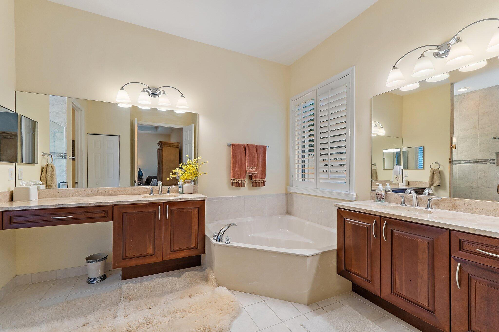 9389 Osprey Isles Boulevard