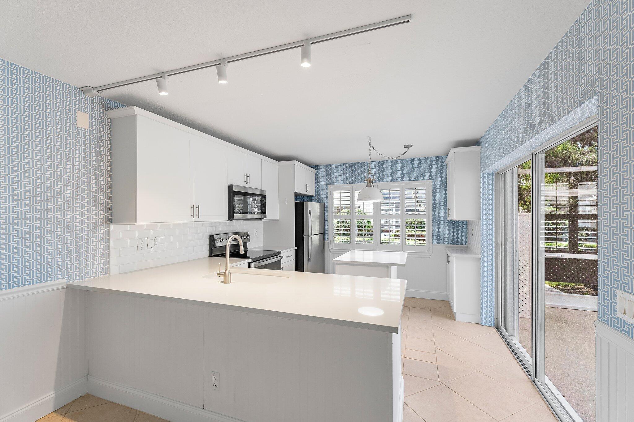 2406 SW Danbury Lane