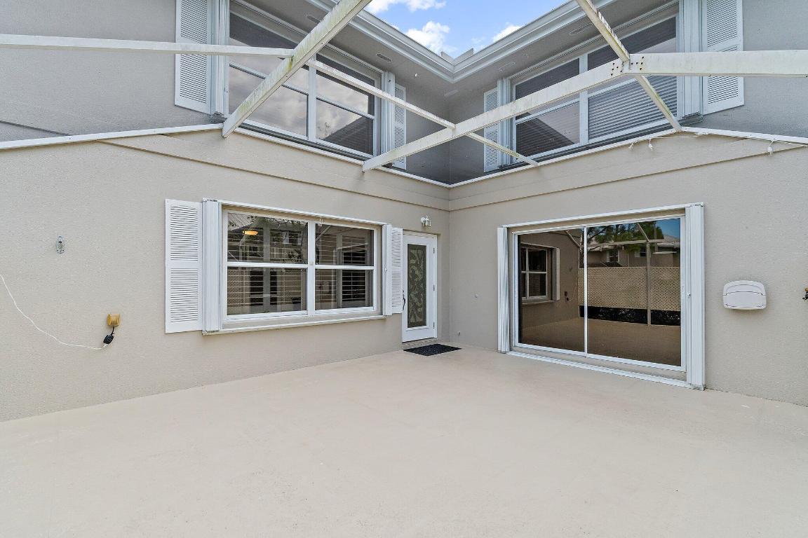 2406 SW Danbury Lane