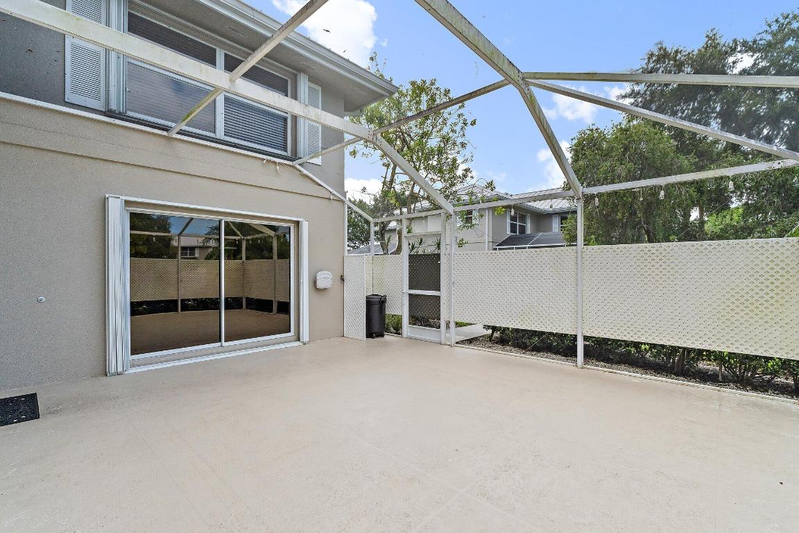 2406 SW Danbury Lane