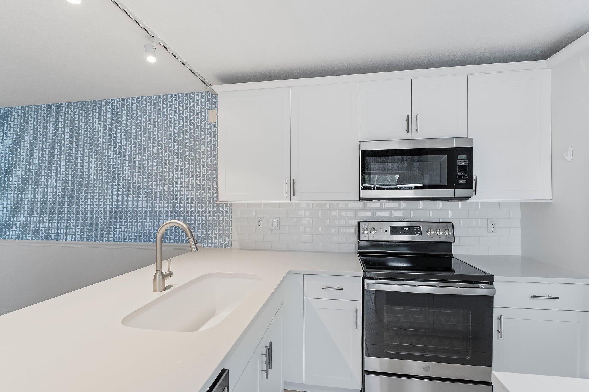 2406 SW Danbury Lane