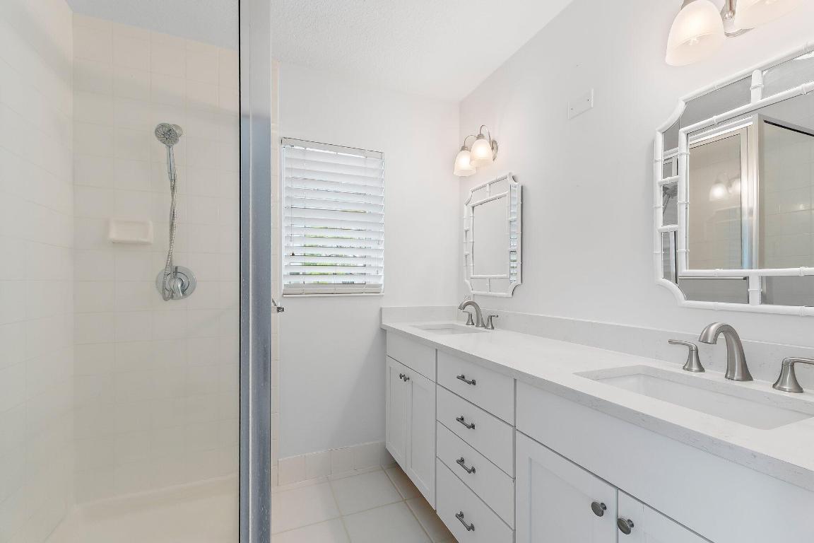 2406 SW Danbury Lane