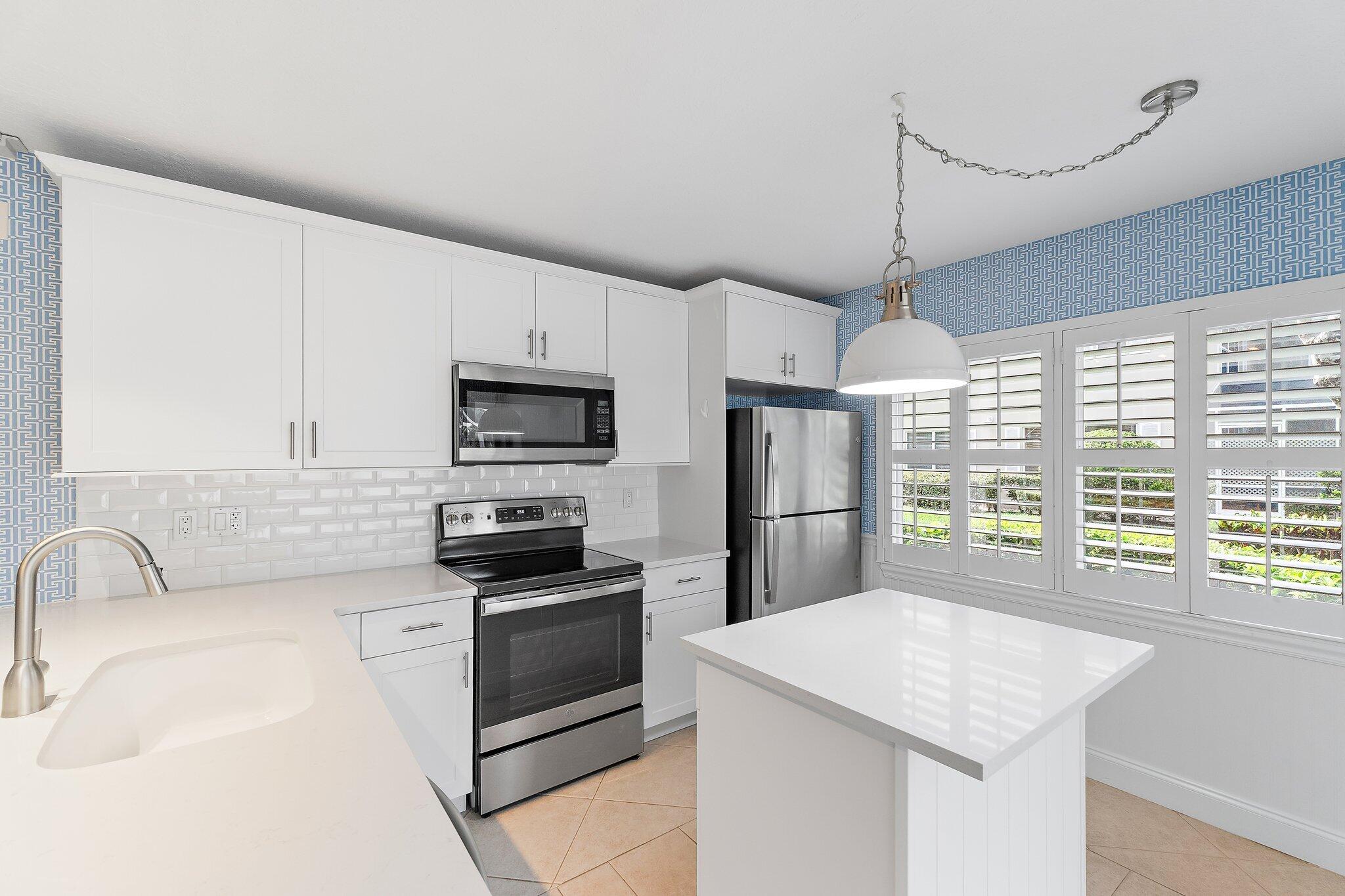 2406 SW Danbury Lane