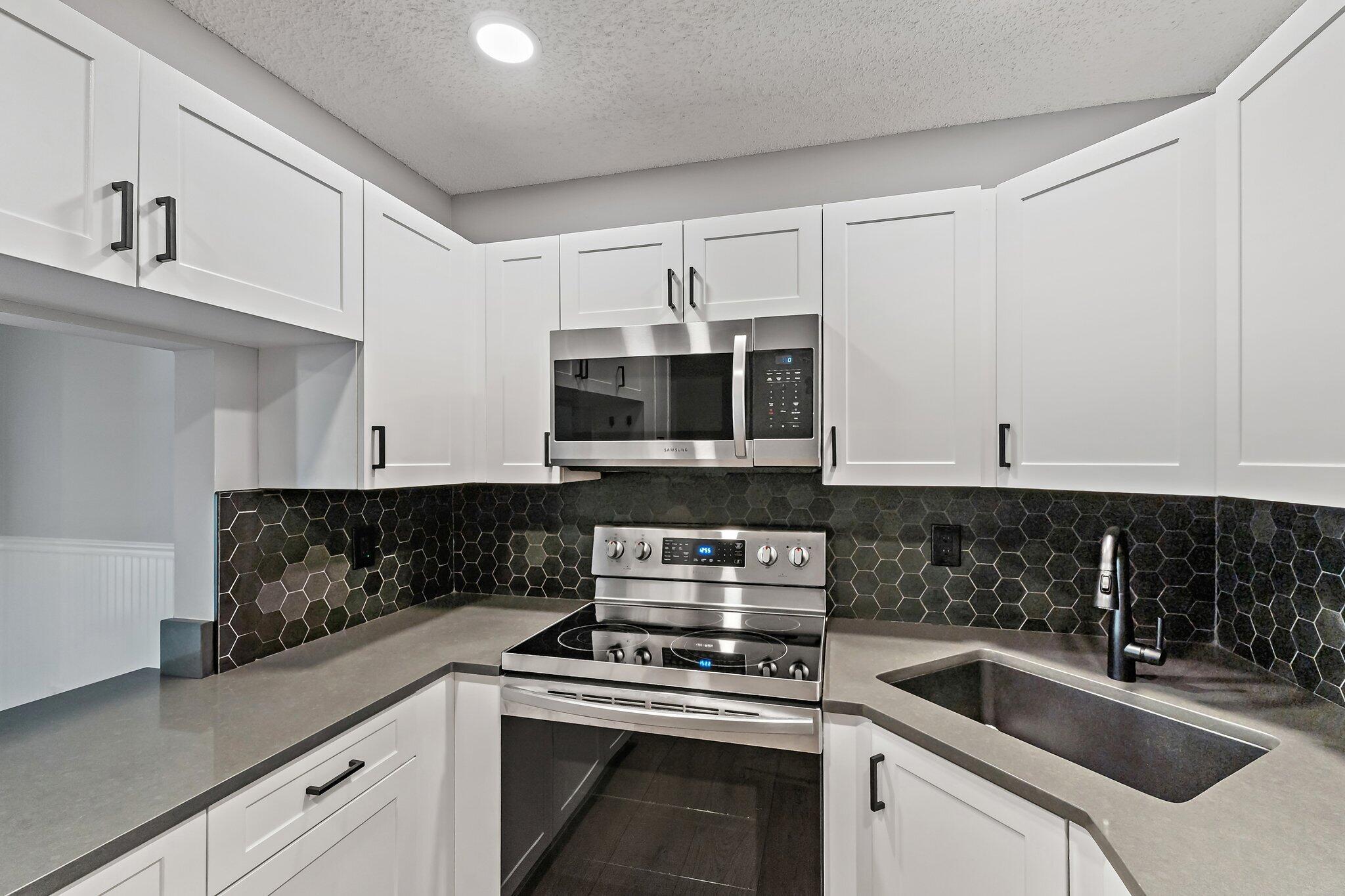 1995 SW Silver Pine Way 119-G2