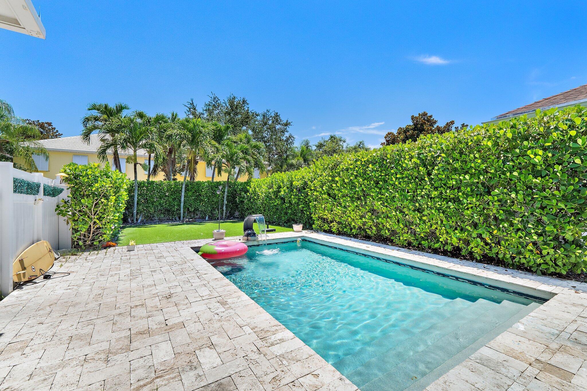 231 Caravelle Drive