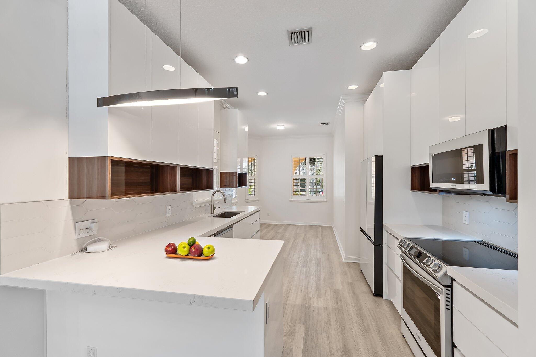 231 Caravelle Drive