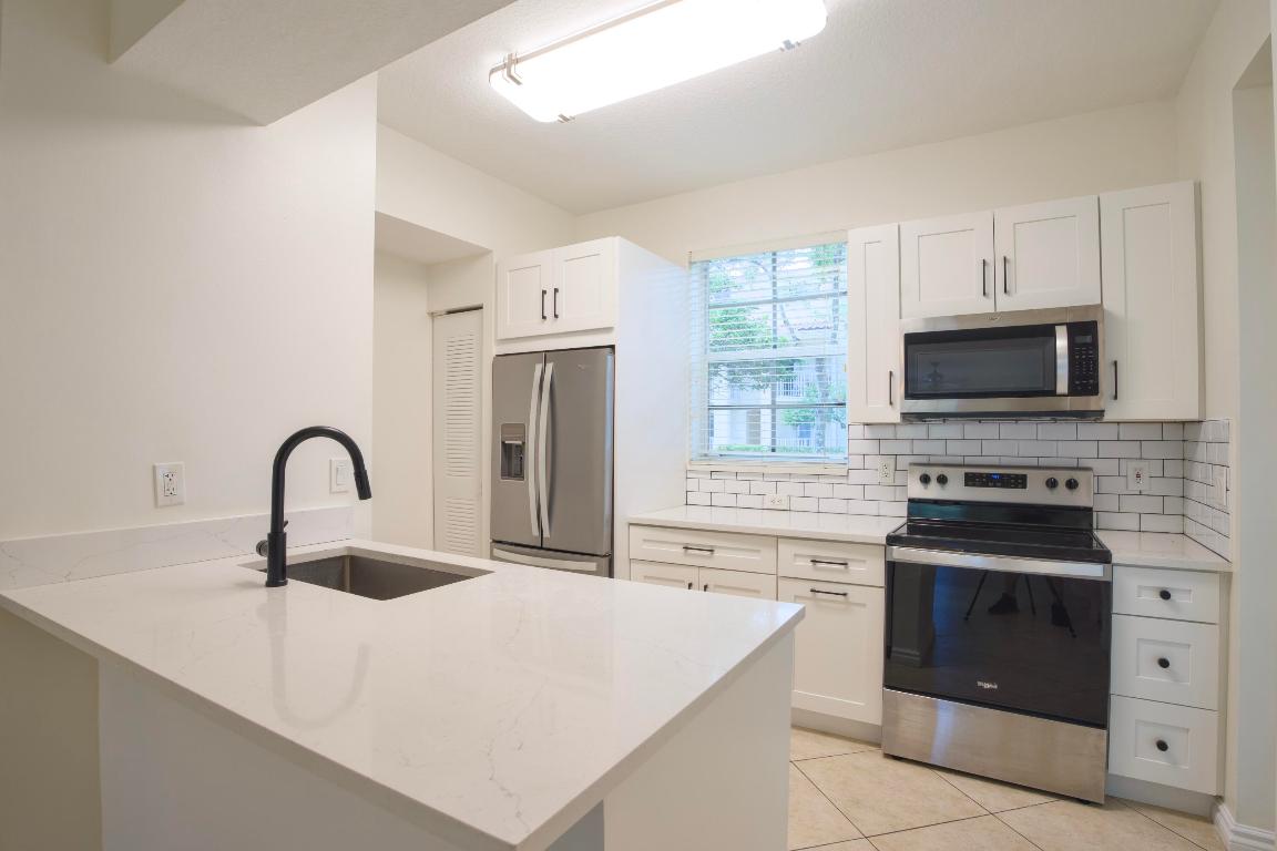 4903 Chancellor Drive 10