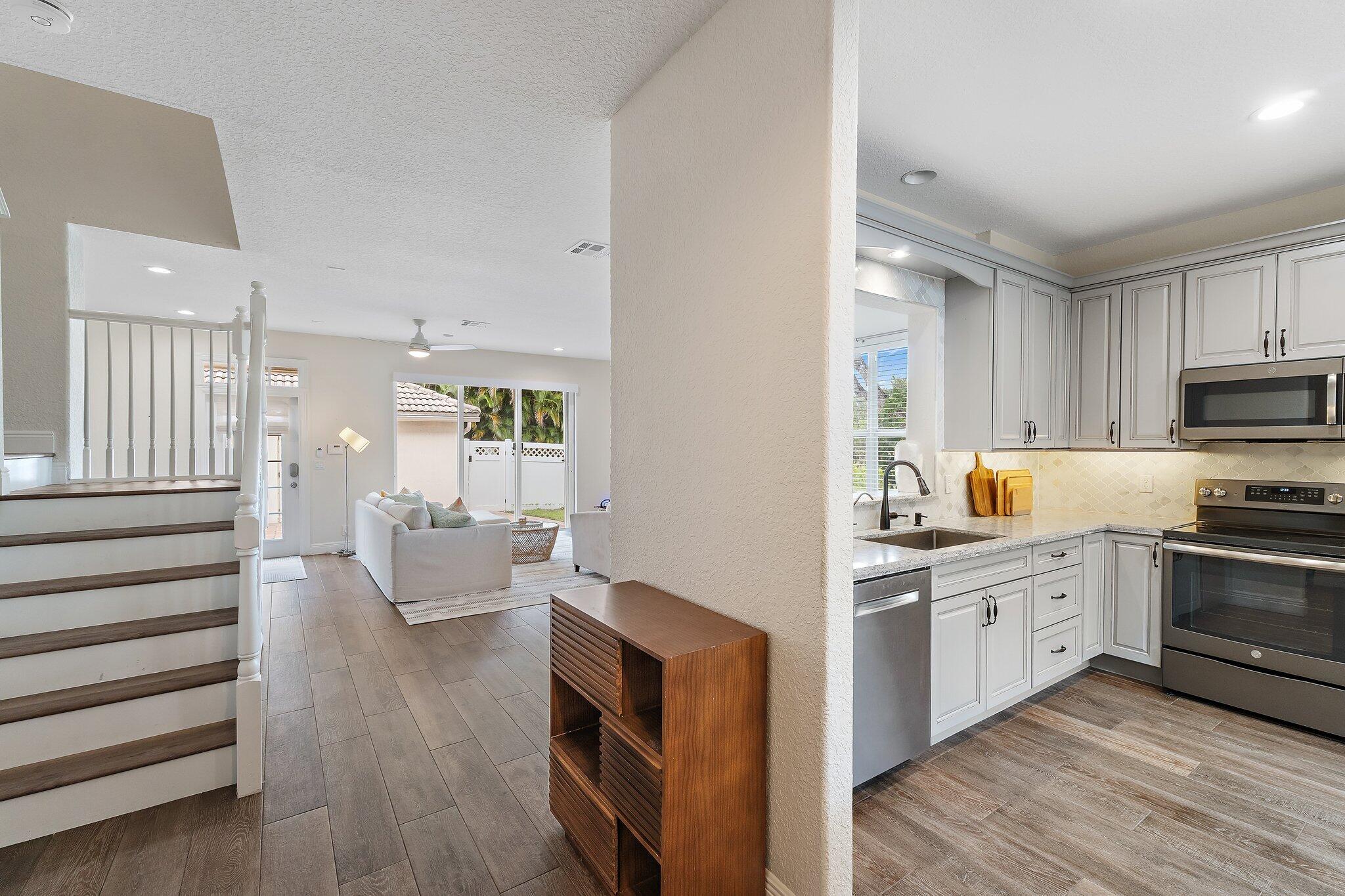 8041 Murano Circle