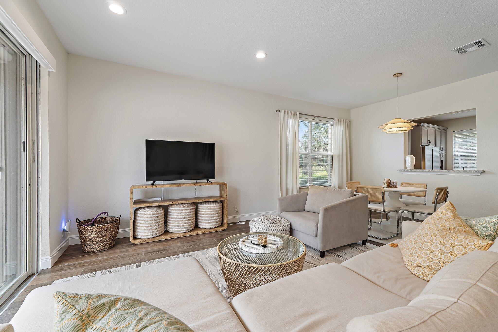 8041 Murano Circle