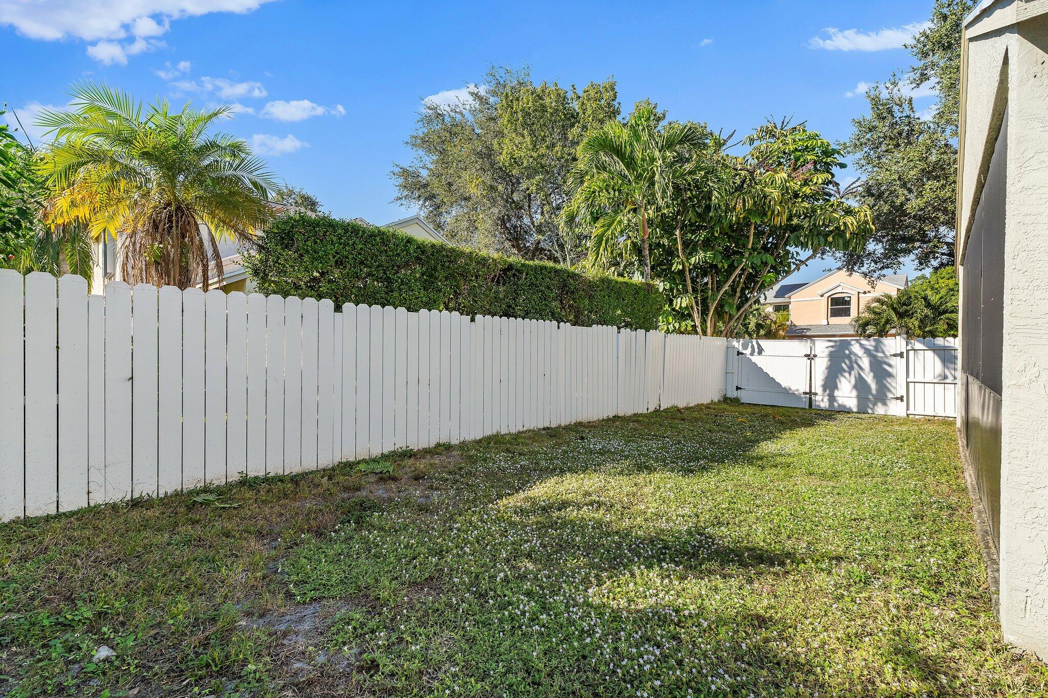 114 Pennock Landing Circle
