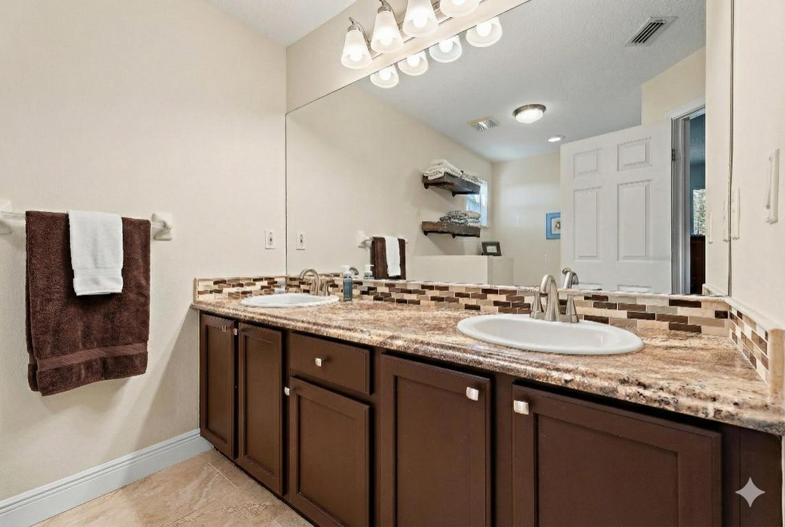 114 Pennock Landing Circle