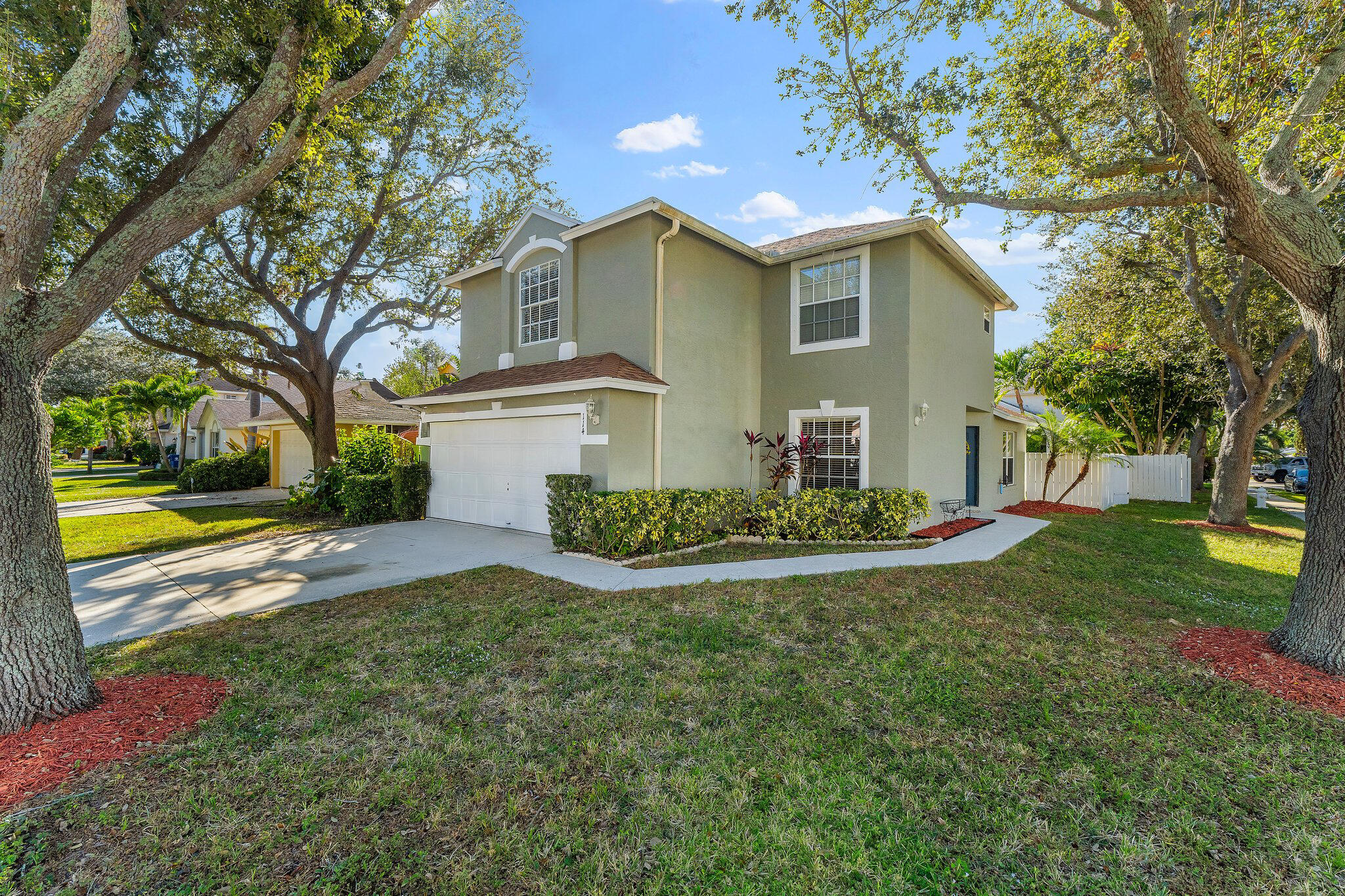114 Pennock Landing Circle