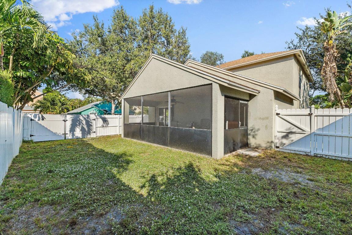 114 Pennock Landing Circle