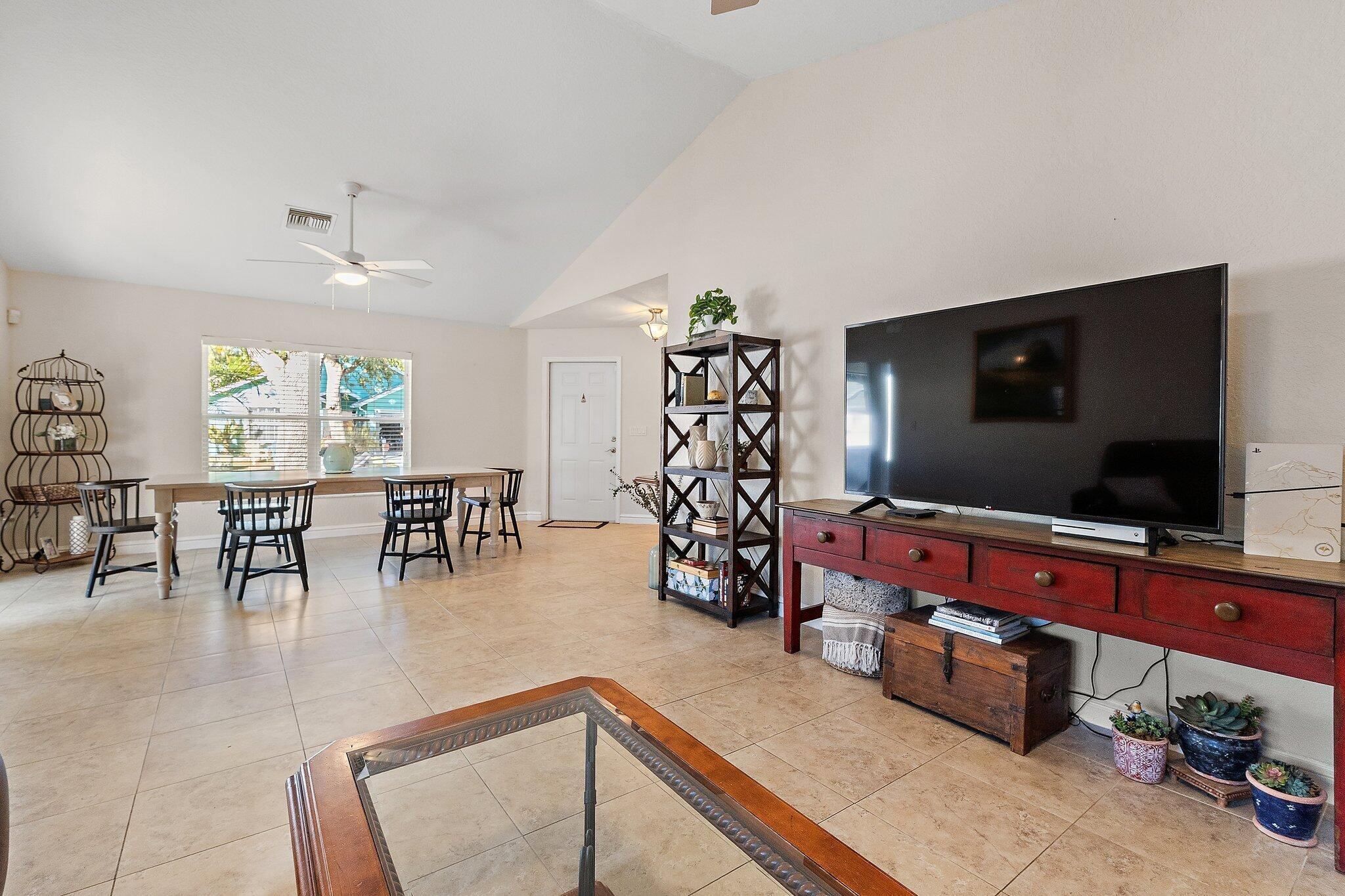 114 Pennock Landing Circle