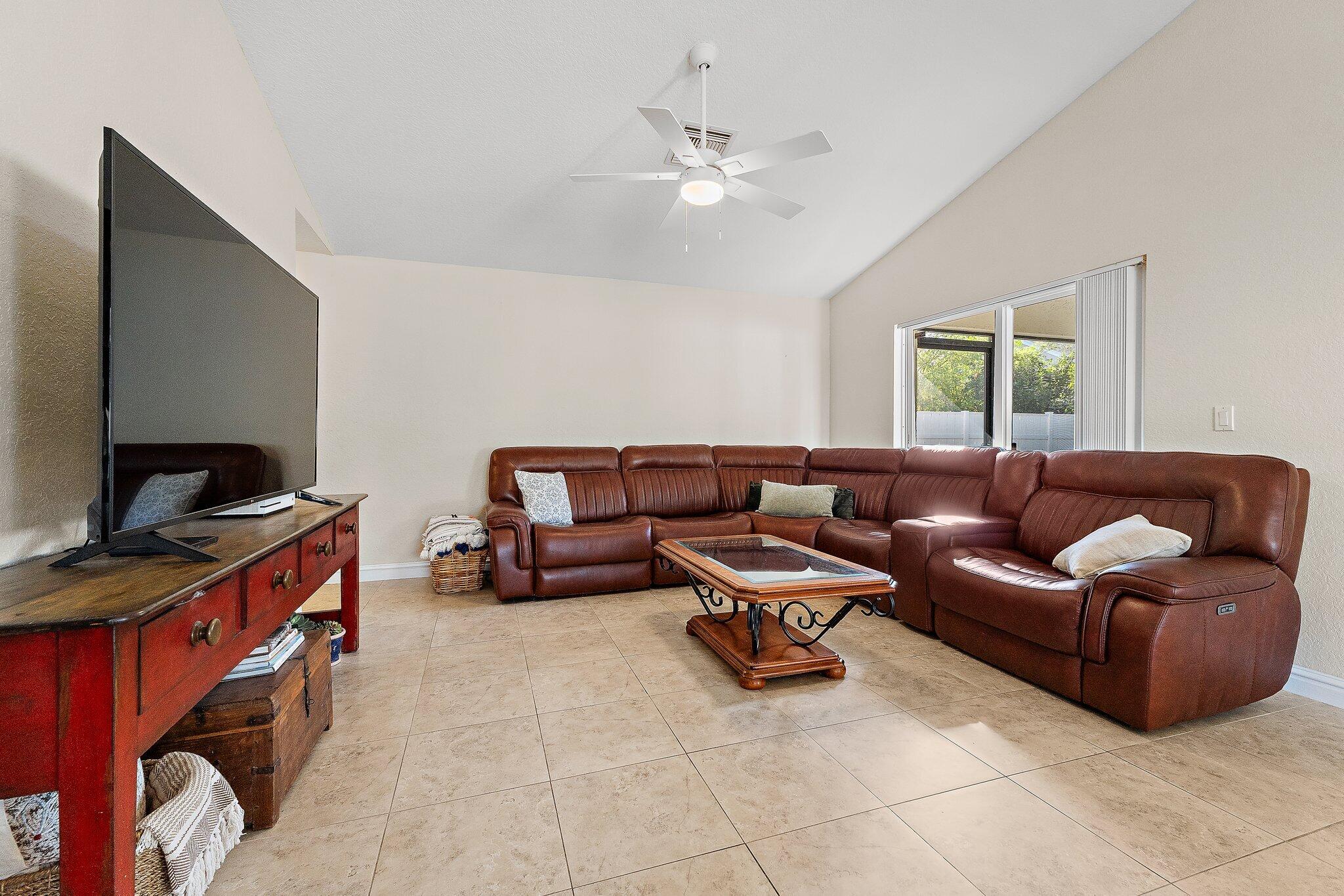 114 Pennock Landing Circle
