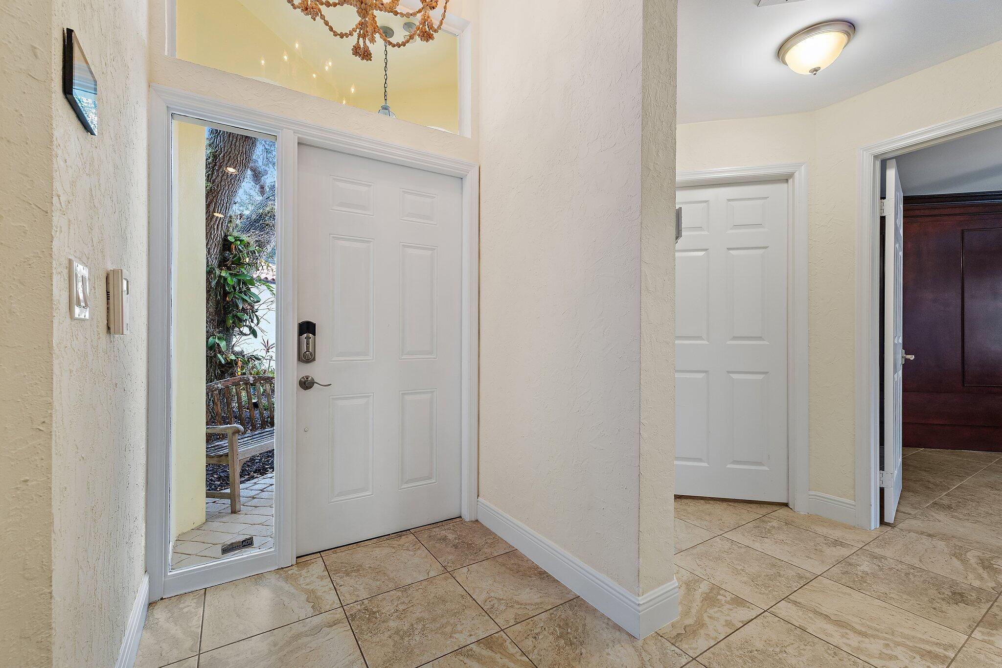 2614 La Lique Circle